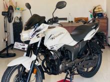 Hero Hunk 2016 Motorbike