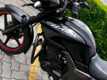 Hero Hunk 2011 Motorbike