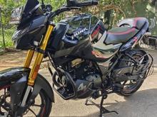 Hero Hunk 2025 Motorbike