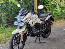 Hero Hunk 2016 Motorbike