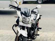 Hero Hunk 2015 Motorbike