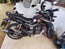 Hero Hunk 2015 Motorbike