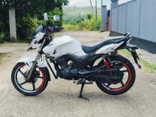 Hero Hunk 2015 Motorbike