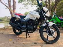 Hero Hunk 2016 Motorbike