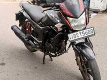 Hero Hunk Double Disk 2015 Motorbike