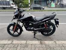 Hero Hunk Double Disk 2015 Motorbike