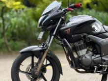 Hero Hunk Double Disk 2015 Motorbike