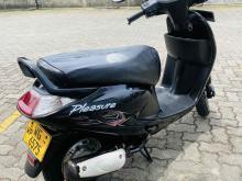 https://riyasewana.com/uploads/hero-plaser-313300224613.jpg