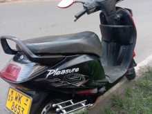 Hero Pleasure 2012 Motorbike