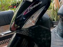 Hero Pleasure 2015 Motorbike