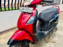 Hero Pleasure 2012 Motorbike