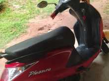 Hero Pleasure 2015 Motorbike