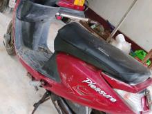 Hero Pleasure 2012 Motorbike