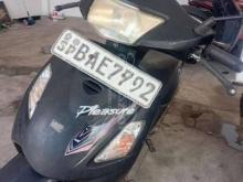 Hero Pleasure 2013 Motorbike