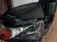 Hero Pleasure 2015 Motorbike