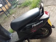 Hero Pleasure 2013 Motorbike