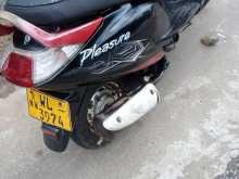 Hero Pleasure 2012 Motorbike