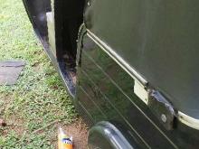 https://riyasewana.com/uploads/hero-three-wheel-24746556946.jpg