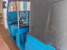 https://riyasewana.com/uploads/hero-three-wheel-882109396.jpg
