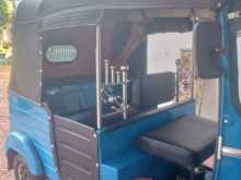 https://riyasewana.com/uploads/hero-three-wheel-882109524.jpg