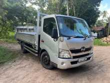 HINO 300 2013 Lorry