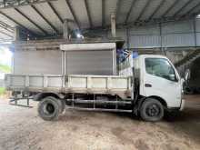 https://riyasewana.com/uploads/hino-japan-lorry-2915241432.jpg