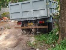 https://riyasewana.com/uploads/hino-tipper-68-1988-162023321216134.jpg
