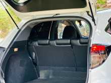 https://riyasewana.com/uploads/honda-2017-vezel-2017-1521042512884.jpg