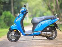 https://riyasewana.com/uploads/honda-activa-i-1117055822853.jpg