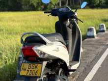 https://riyasewana.com/uploads/honda-activa-i-1413335713474.jpg