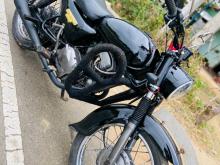Honda 125 Benly 2000 Motorbike