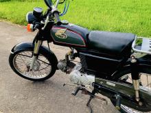 https://riyasewana.com/uploads/honda-benly-1918554624132.jpg