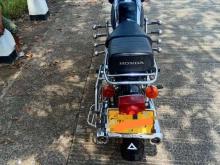 https://riyasewana.com/uploads/honda-benly-91824356854.jpg