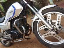 Honda CB 125 DELUXE 2001 Motorbike