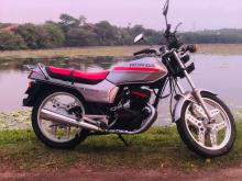 https://riyasewana.com/uploads/honda-cb-125-11919156615.jpg