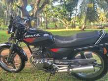 Honda CB 125 2003 Motorbike