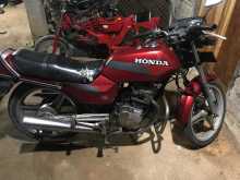 Honda CB-125 2002 Motorbike