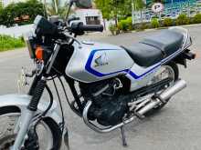 https://riyasewana.com/uploads/honda-cb-125-2120471113942.jpg