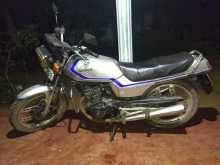 Honda CB 125 DELUXE 2001 Motorbike