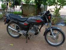 Honda CB 125 2001 Motorbike