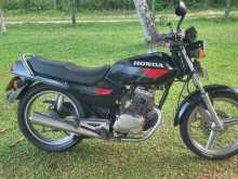 Honda CB 125 2004 Motorbike