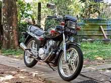Honda CB 125 Deluxe 2000 Motorbike