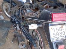Honda CB 125 2000 Motorbike