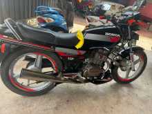 Honda CB 125 2007 Motorbike