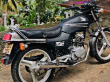 Honda Cb 125 Delux 2000 Motorbike