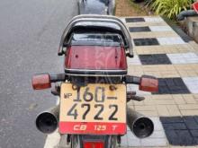 https://riyasewana.com/uploads/honda-cb-125-8170633414311.jpg