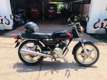 Honda CB 125 2000 Motorbike