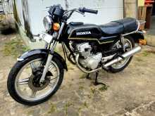 Honda CB 125T 2009 Motorbike