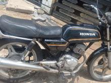 Honda CB 125 1996 Motorbike