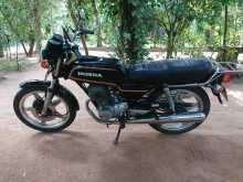 Honda CB 125 2000 Motorbike